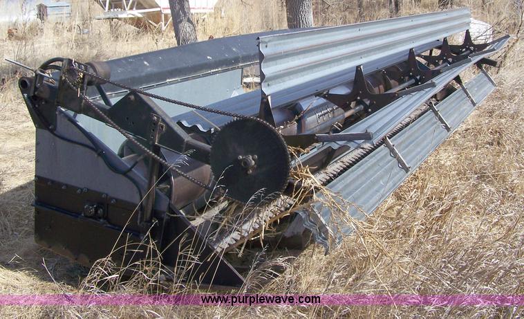 image for item 7281 Allis Chalmers M2 Gleaner combine