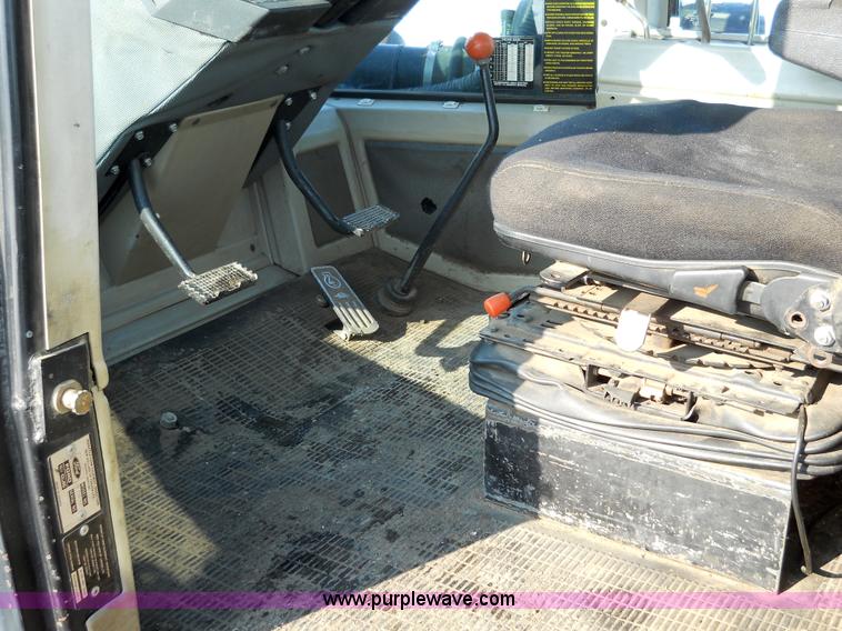 image for item 7793 1988 Versatile 936 88 4WD articulating tractor