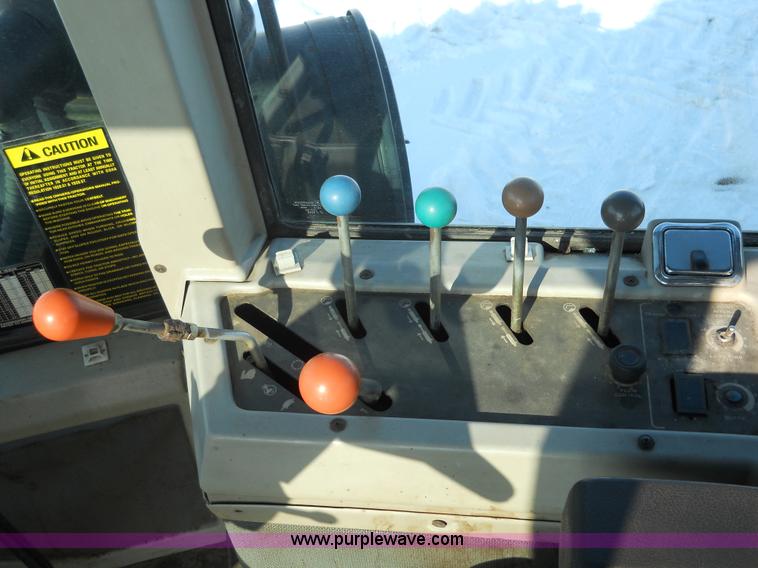 image for item 7793 1988 Versatile 936 88 4WD articulating tractor