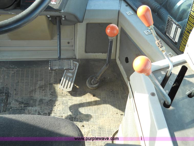 image for item 7793 1988 Versatile 936 88 4WD articulating tractor