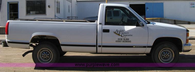 image for item 8116 1998 Chevrolet C2500 Cheyenne Heavy Duty long-bed pickup truck