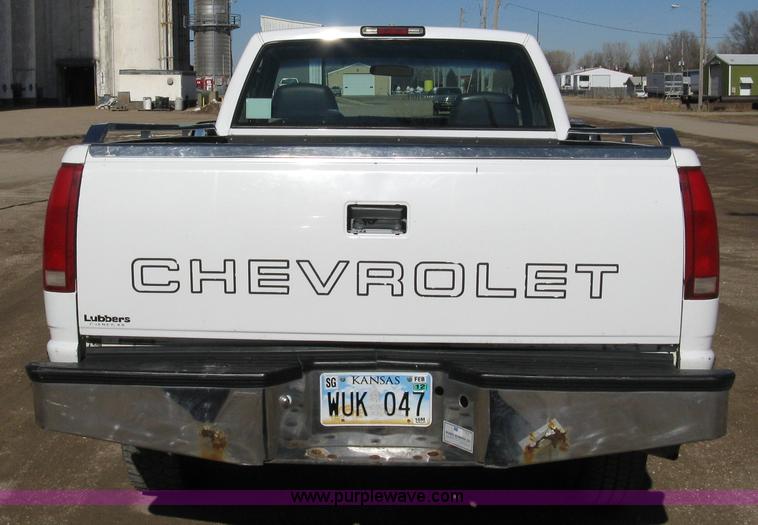 image for item 8116 1998 Chevrolet C2500 Cheyenne Heavy Duty long-bed pickup truck