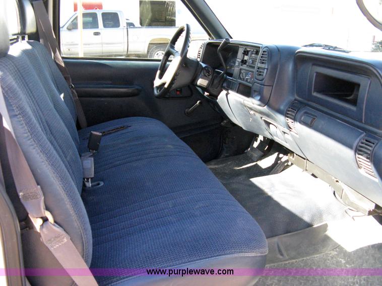 image for item 8116 1998 Chevrolet C2500 Cheyenne Heavy Duty long-bed pickup truck