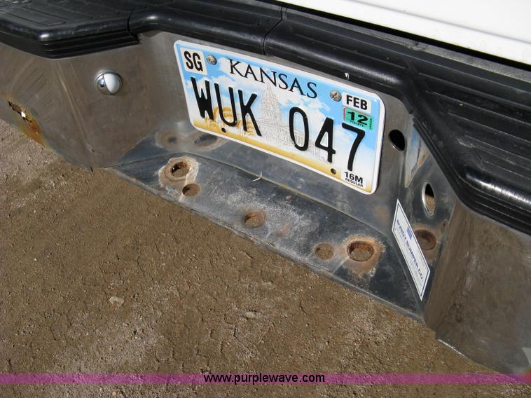 image for item 8116 1998 Chevrolet C2500 Cheyenne Heavy Duty long-bed pickup truck