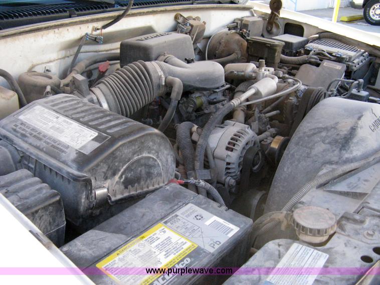 image for item 8116 1998 Chevrolet C2500 Cheyenne Heavy Duty long-bed pickup truck