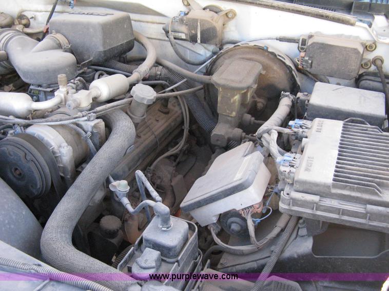 image for item 8116 1998 Chevrolet C2500 Cheyenne Heavy Duty long-bed pickup truck