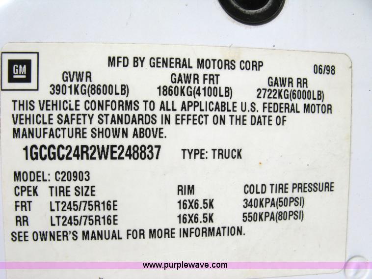 image for item 8116 1998 Chevrolet C2500 Cheyenne Heavy Duty long-bed pickup truck