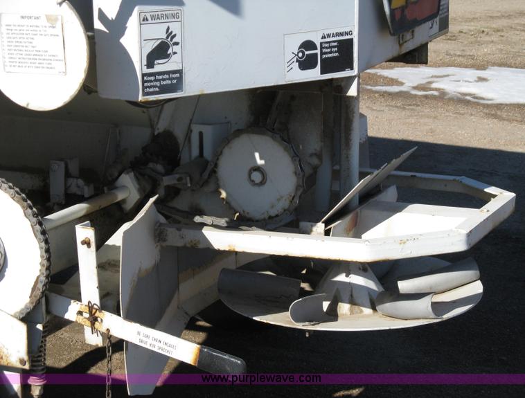 Willmar Super 500 dry fertilizer spreader in Sedgwick, KS Item 8132