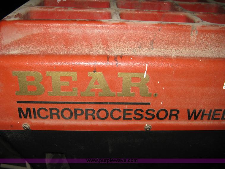 image for item 8177 Bear Microprocessor wheel balancer