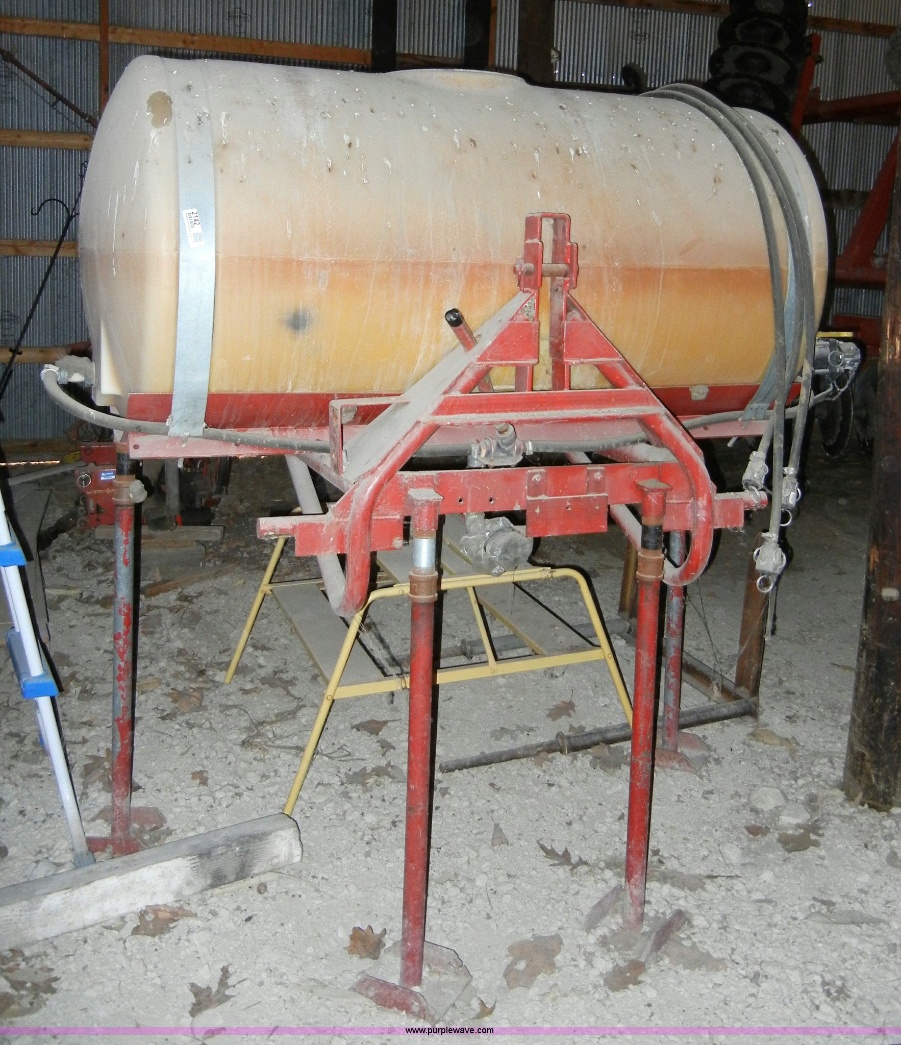 200 gallon poly spray tank with agitators in Maple Hill, KS Item 2142