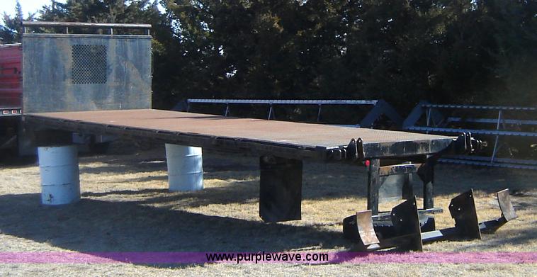 image for item 1100 1996 Morgan 22' HD flatbed