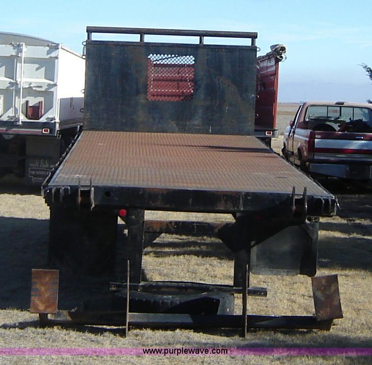 image for item 1100 1996 Morgan 22' HD flatbed