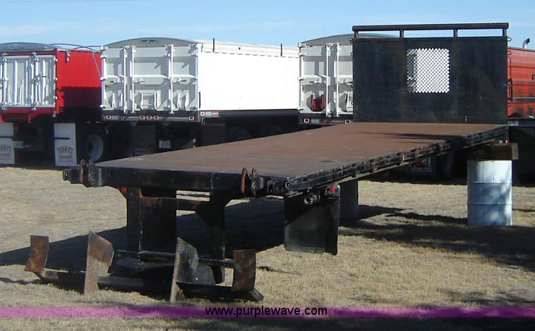 image for item 1100 1996 Morgan 22' HD flatbed