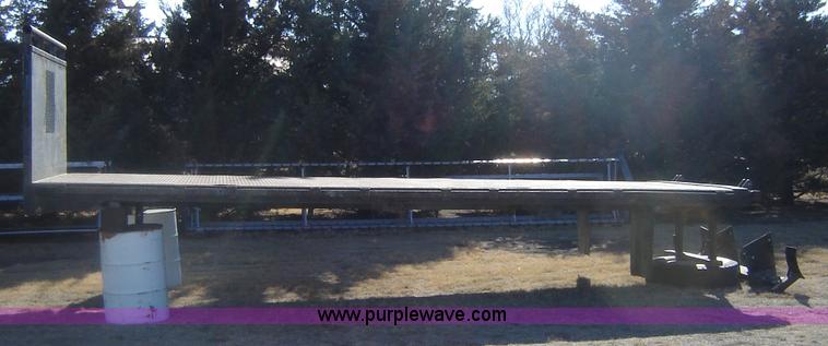 image for item 1100 1996 Morgan 22' HD flatbed