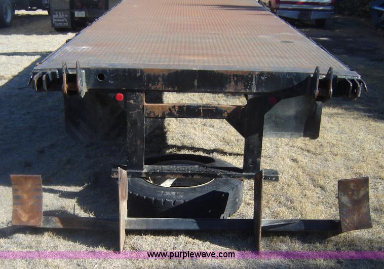 image for item 1100 1996 Morgan 22' HD flatbed