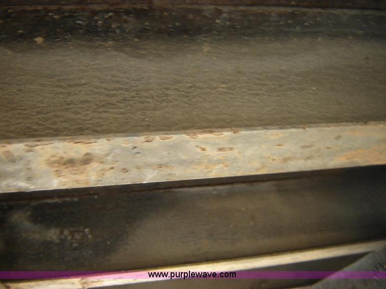 image for item 1100 1996 Morgan 22' HD flatbed