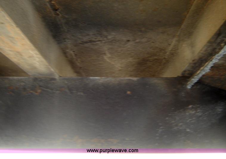 image for item 1100 1996 Morgan 22' HD flatbed