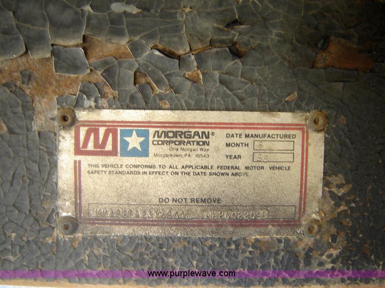 image for item 1100 1996 Morgan 22' HD flatbed