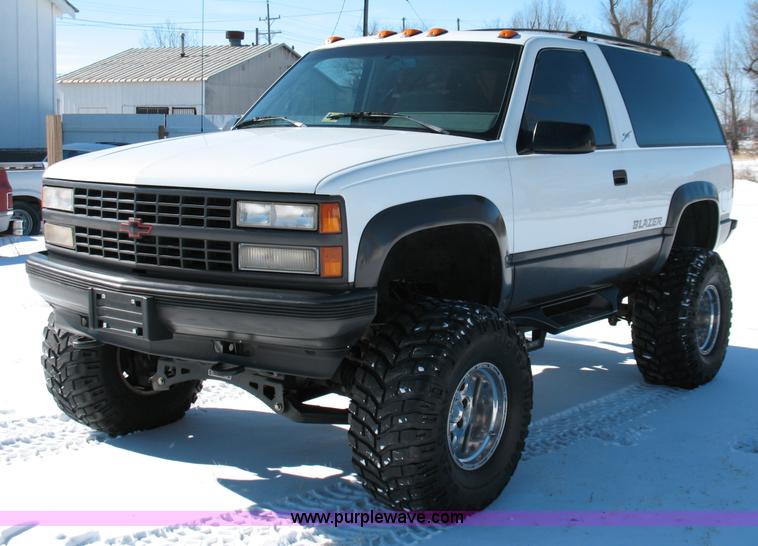 image for item 1700 1993 Chevrolet Blazer Sport SUV