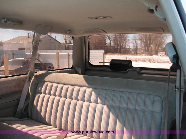 image for item 1700 1993 Chevrolet Blazer Sport SUV