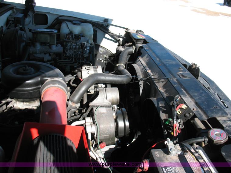 image for item 1700 1993 Chevrolet Blazer Sport SUV