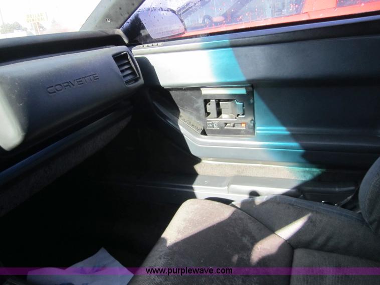 image for item 3308 1984 Chevrolet Corvette
