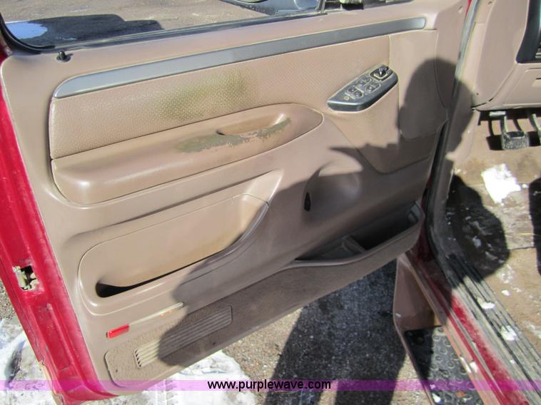 image for item 3311 1995 Ford F150 Eddie Bauer extended cab pickup truck