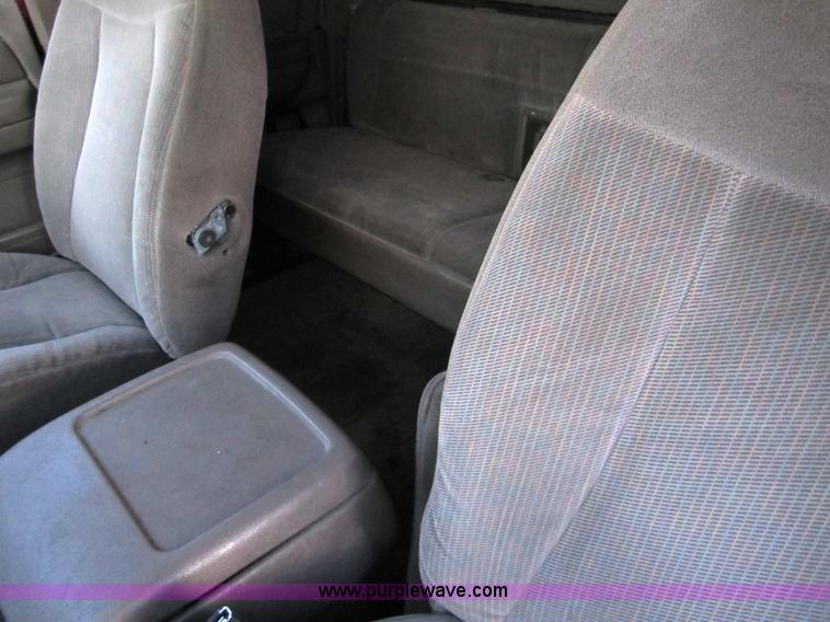 image for item 3311 1995 Ford F150 Eddie Bauer extended cab pickup truck