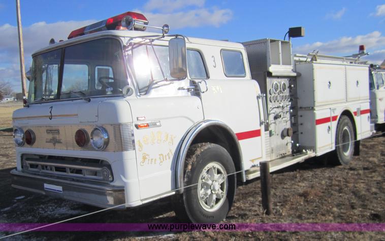 image for item 3312 1986 Ford C8000 pumper firetruck