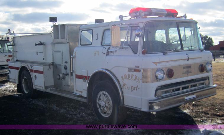 image for item 3312 1986 Ford C8000 pumper firetruck
