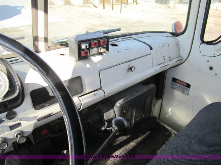 image for item 3312 1986 Ford C8000 pumper firetruck