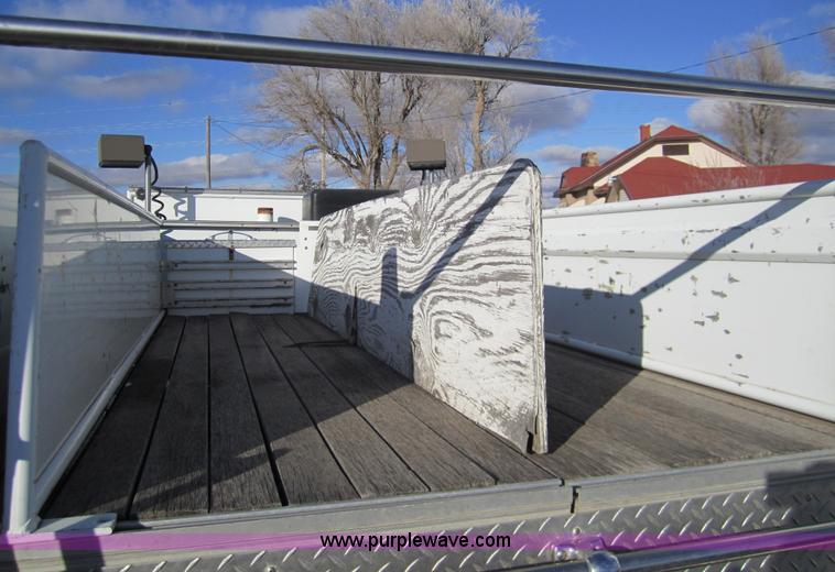 image for item 3312 1986 Ford C8000 pumper firetruck