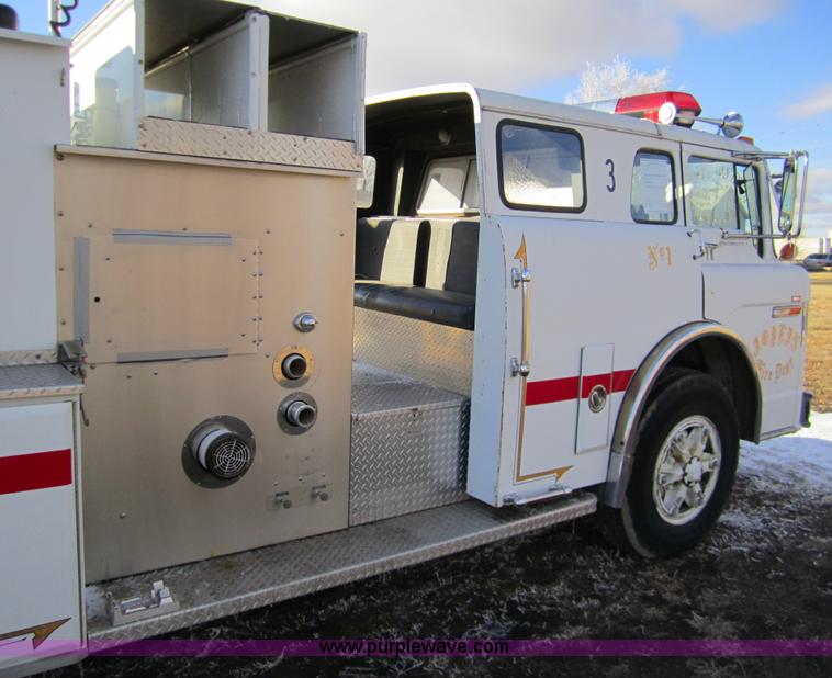 image for item 3312 1986 Ford C8000 pumper firetruck