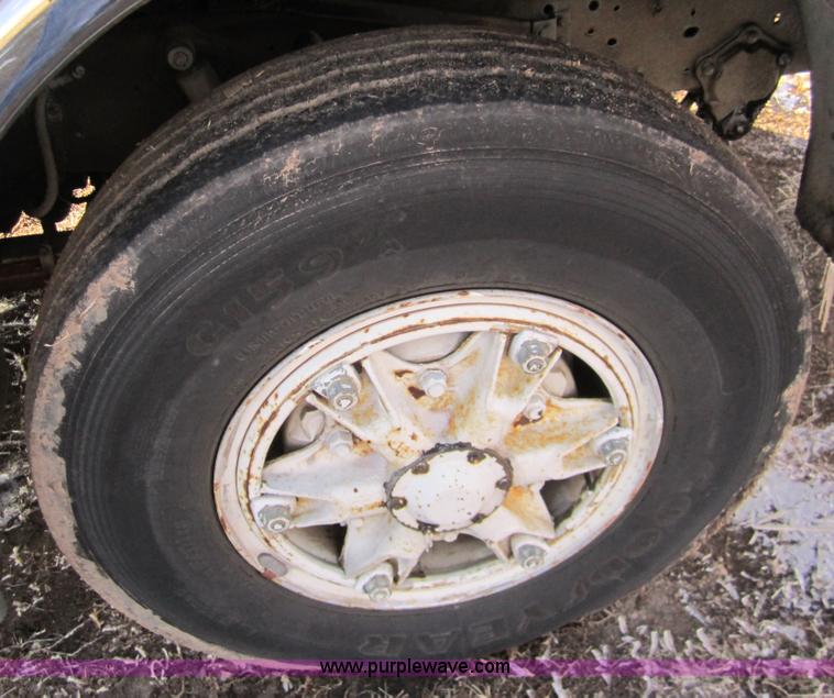 image for item 3312 1986 Ford C8000 pumper firetruck