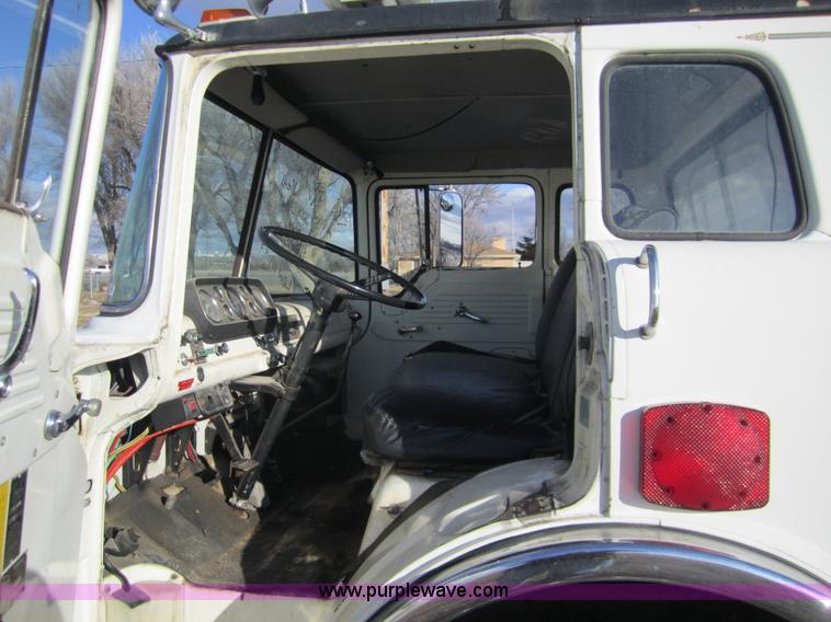 image for item 3313 1983 Ford C8000 pumper firetruck