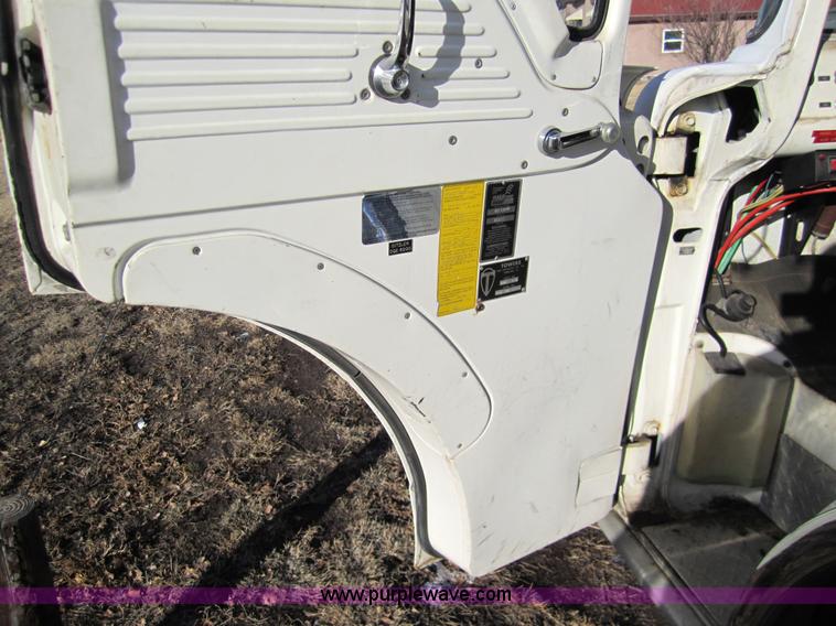 image for item 3313 1983 Ford C8000 pumper firetruck