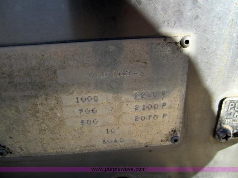 image for item 3313 1983 Ford C8000 pumper firetruck