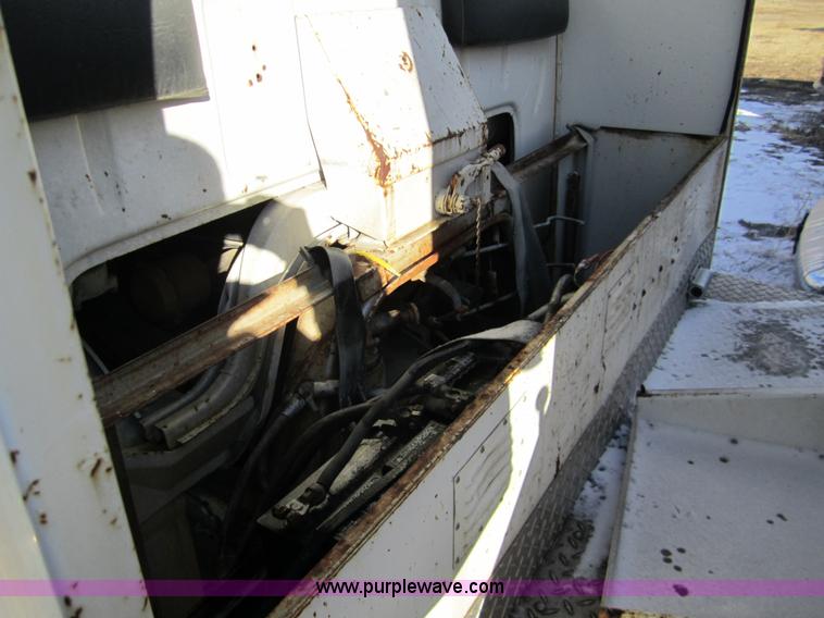 image for item 3313 1983 Ford C8000 pumper firetruck