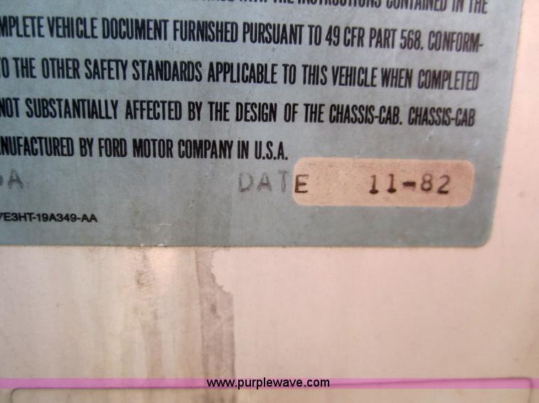 image for item 3313 1983 Ford C8000 pumper firetruck