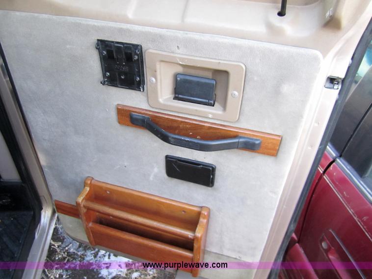 image for item 3314 1994 Ford E150 Econoline cargo van