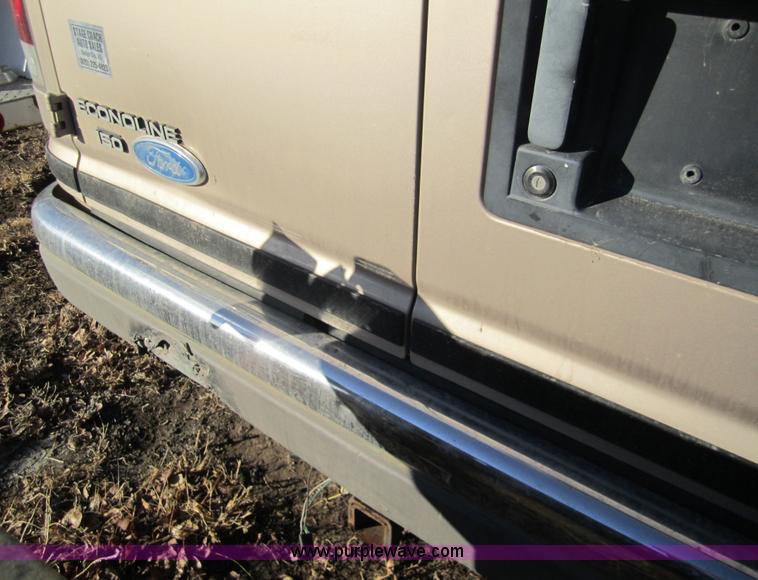 image for item 3314 1994 Ford E150 Econoline cargo van