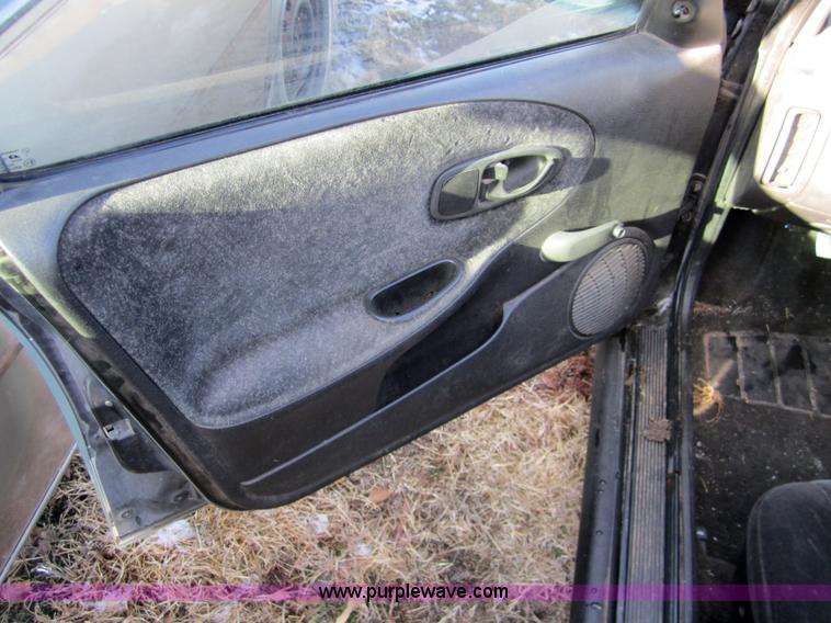 image for item 3316 1997 Saturn SL2