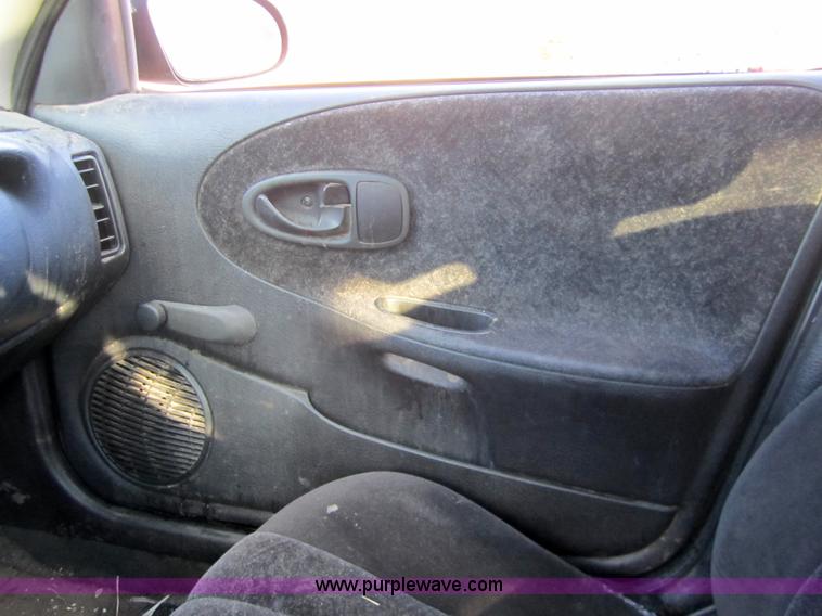 image for item 3316 1997 Saturn SL2