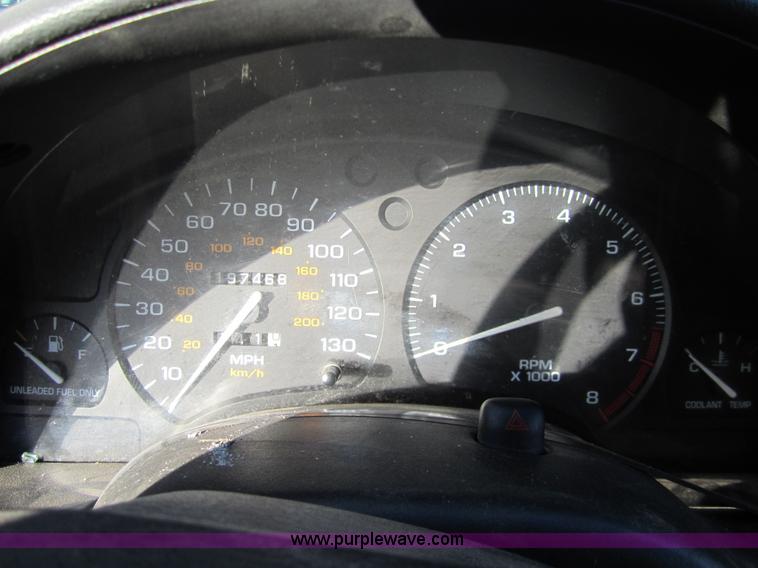 image for item 3316 1997 Saturn SL2