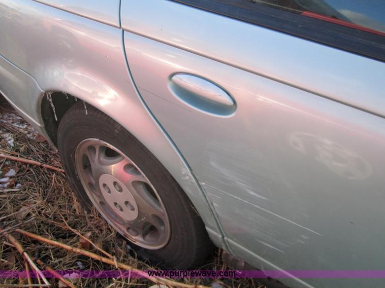 image for item 3316 1997 Saturn SL2