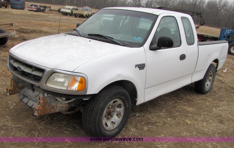 image for item 3582 1998 Ford F250 XL extended cab pickup truck