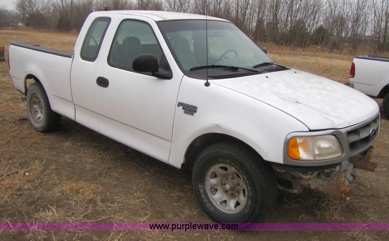 image for item 3582 1998 Ford F250 XL extended cab pickup truck