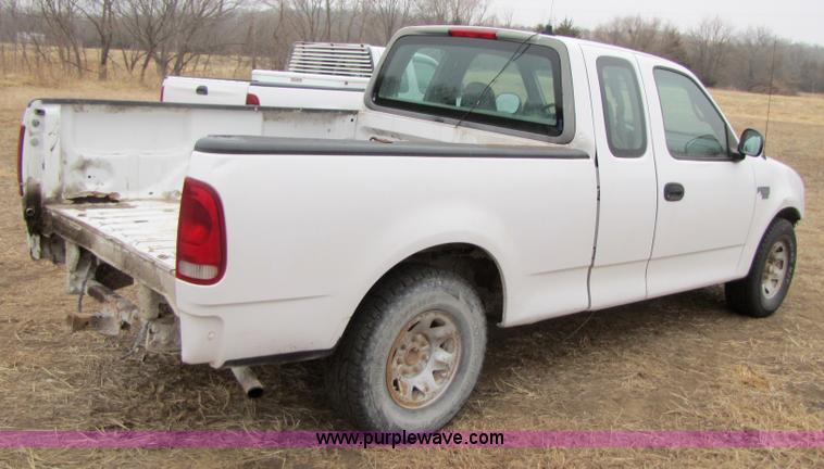 image for item 3582 1998 Ford F250 XL extended cab pickup truck