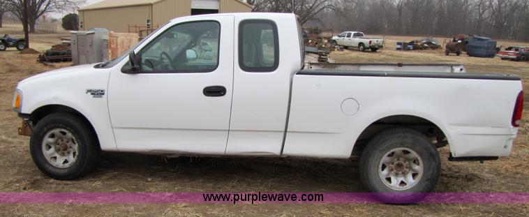 image for item 3582 1998 Ford F250 XL extended cab pickup truck