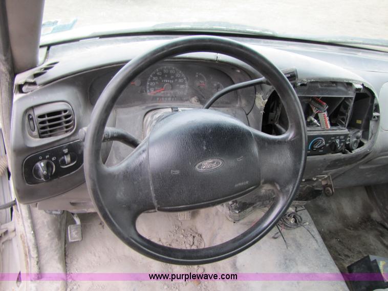 image for item 3582 1998 Ford F250 XL extended cab pickup truck